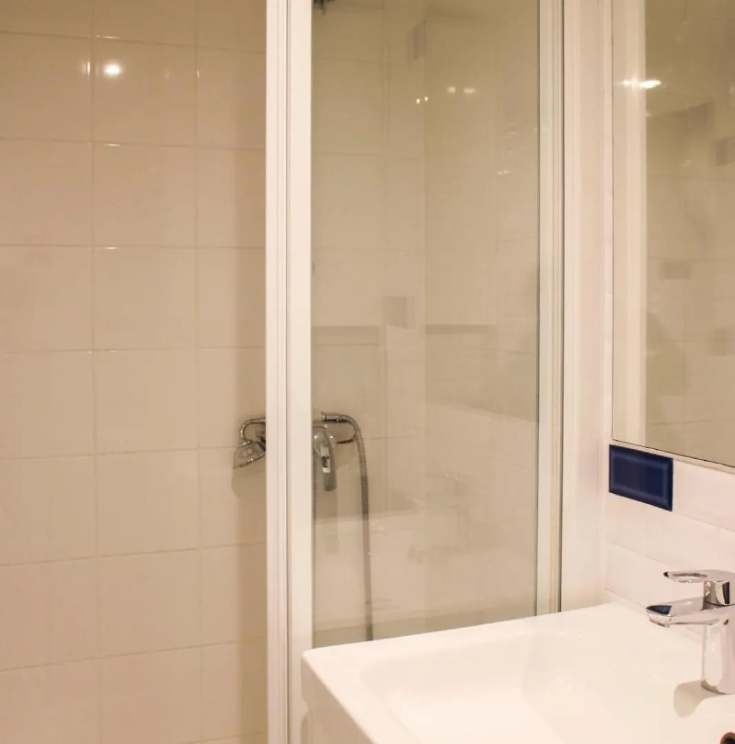 Apartment Bright And Quiet 25 M