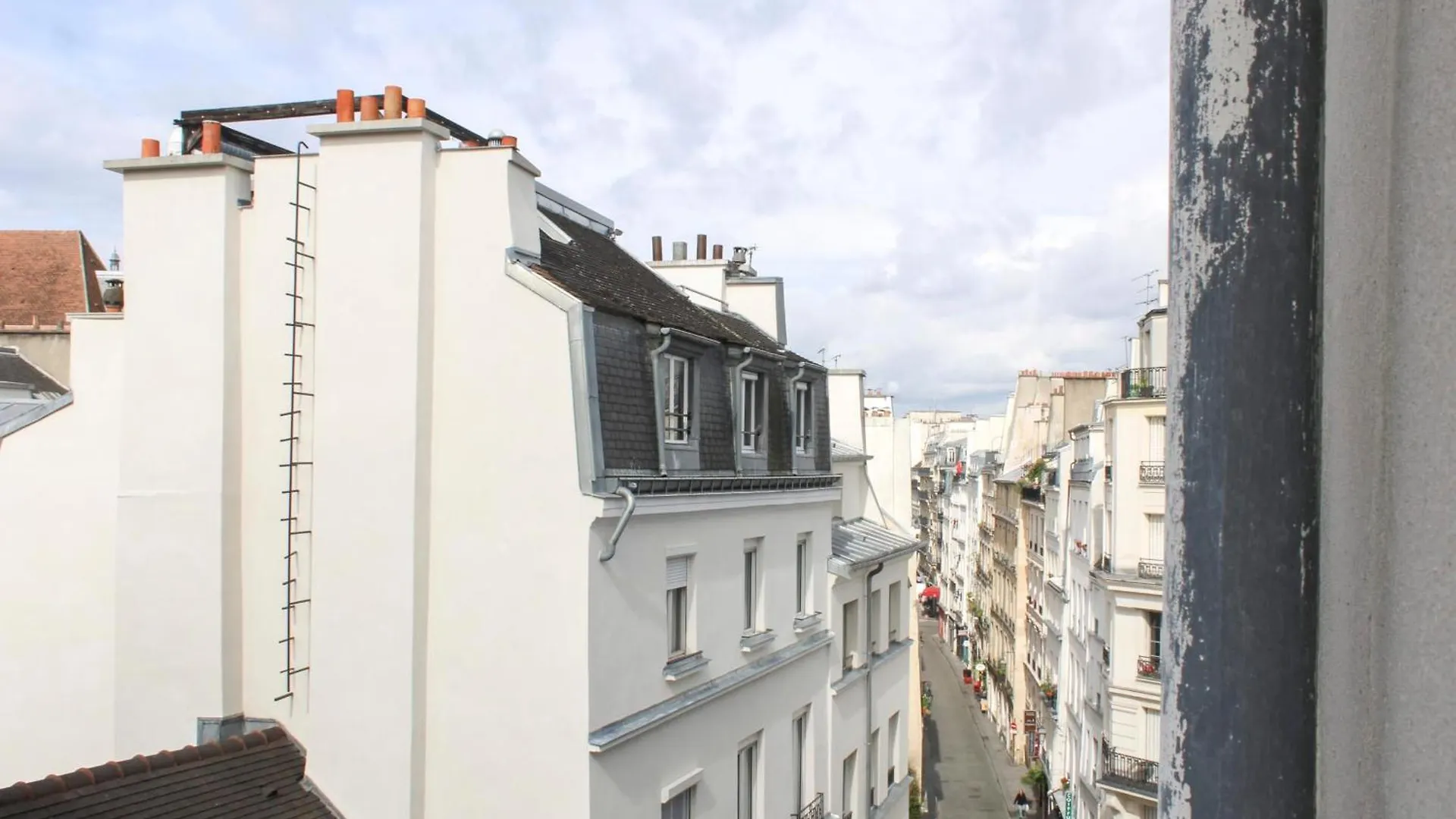 Bright And Quiet 25 M Apartment *