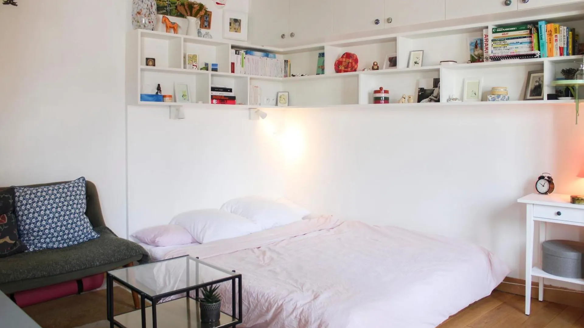 Bright And Quiet 25 M Apartment *